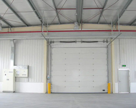 Portes sectionnelles industrielles de largeur hypersustentatrice de 6500mm
