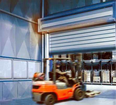L'aluminium de garage de villa rouleau la porte en spirale avec des méthodes protégeant du vent et de capteurs d'opération
