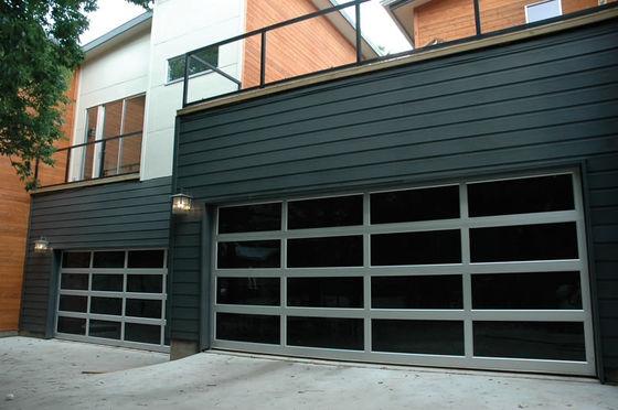 Ouvertures en aluminium à pleine vue expulsées de grande envergure de portes de garage de cadre pour la villa