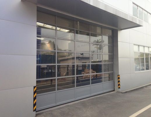 Portes en verre en aluminium adaptées aux besoins du client de garage - solution totale pour des projets transparents