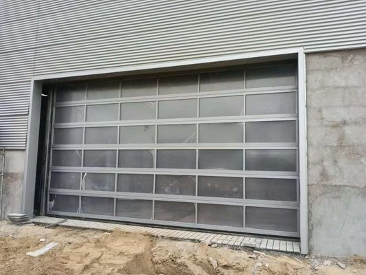 Portes en verre en aluminium adaptées aux besoins du client de garage - solution totale pour des projets transparents