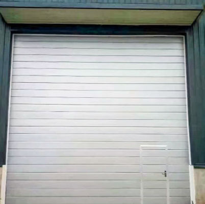 Individu fermant à clef la taille en aluminium isolée 450mm de panneau de portes sectionnelles 550mm