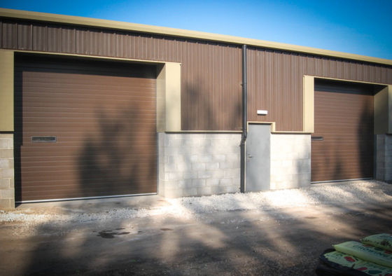 Portes sectionnelles industrielles de largeur maximale de 6500 mm Porte de garage sectionnelle