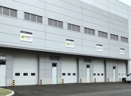 Porte sectionnelle en acier de couleur blanche 50 mm-80 mm d'épaisseur pour les bâtiments commerciaux