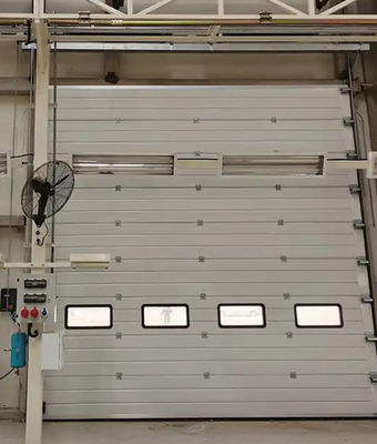 Portes sectionnelles industrielles en acier à double enduit automatiquement formées pour les postes de pompiers