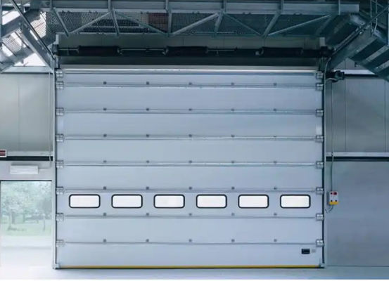 Portes sectionnelles industrielles en acier à double enduit automatiquement formées pour les postes de pompiers