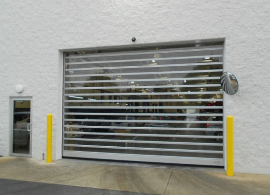 Porte en spirale en aluminium transparente à grande vitesse Efficacité de sécurité pour les lieux de travail occupés Industrial thermique isolée