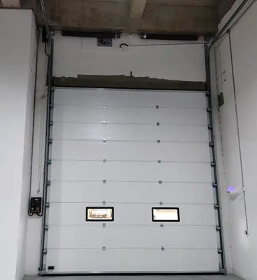Isolement de porte de garage sectionnelle à télécommande Électricité en acier blanc 50 mm-80 mm d'épaisseur