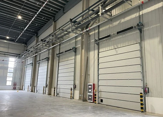 Isolement de porte de garage sectionnelle à télécommande Électricité en acier blanc 50 mm-80 mm d'épaisseur