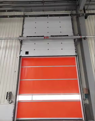 Portes sectionnelles isolées en acier avec isolation en mousse de polyuréthane et couleurs personnalisables
