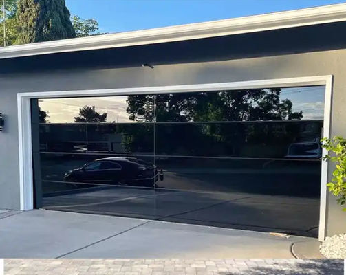 Porte sectionnelle en aluminium noir avec une excellente isolation et double vitrage Automatique en verre glacé en aluminium noir