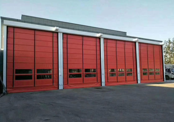 Portes à rouleaux rapides isolées pour la sécurité avec sécurité et durabilité en vente en gros Installation facile PVC sans entretien