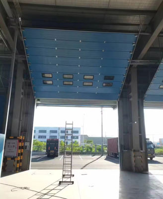 Porte sectionnelle hauteur réduisant le bruit blanc avec poignée verrouillable et conception résistante au vent