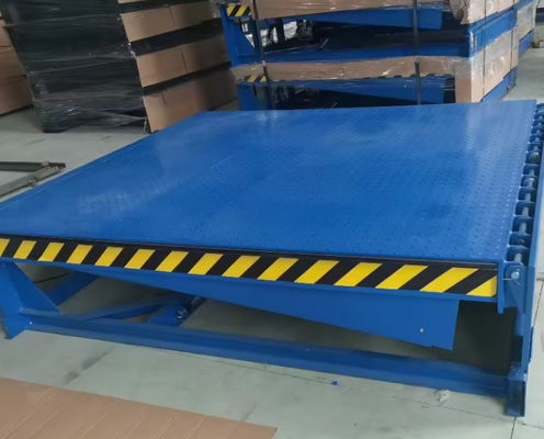 Nivelateur de quai de chargement en poudre/galvanisé personnalisable avec chaînes de sécurité et télécommandes portatives