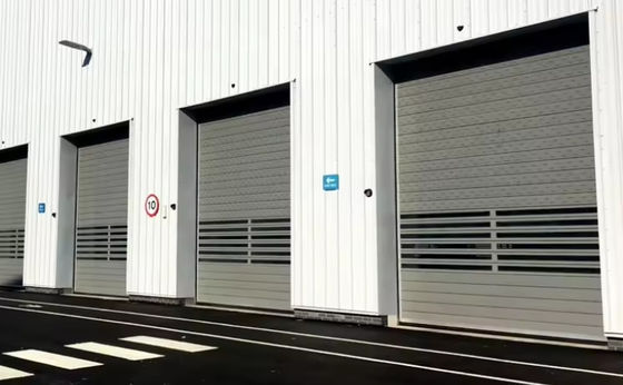 Porte en spirale à vitesse contrôlée par PLC avec vitesse d'ouverture et de fermeture de 0,8 m/s