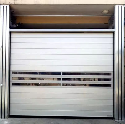 Porte en spirale de vitesse avec 0,8 m/s d'ouverture 0,75 kW de puissance du moteur Système de sécurité du capteur photoélectrique