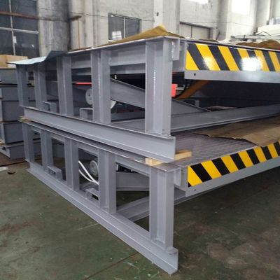 Nivelateur de quai de chargement personnalisable avec caractéristiques de sécurité Contrôles mécaniques sur place Installation de conteneur de quai de chargement