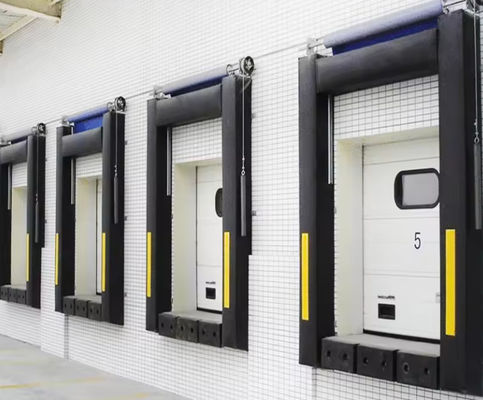 Résistant aux intempéries Tissu de cordon de chargement Abris de quai Facile à installer avec une logistique à faible entretien