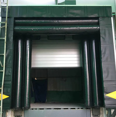 Abri de quai gonflable flexible avec pression et excellente résistance aux intempéries Porte isolante résistante au froid