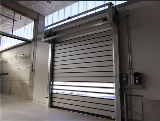 Efficacité de sécurité de la porte en spirale transparente en aluminium à grande vitesse avec système de contrôle PLC Vente directe d'usine Vitesse maximale 2 m/s