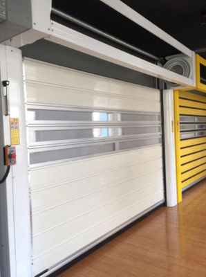 Porte de garage sectionnelle isolée personnalisée avec mousse de polyuréthane étanche au vent, insonorisée et thermique