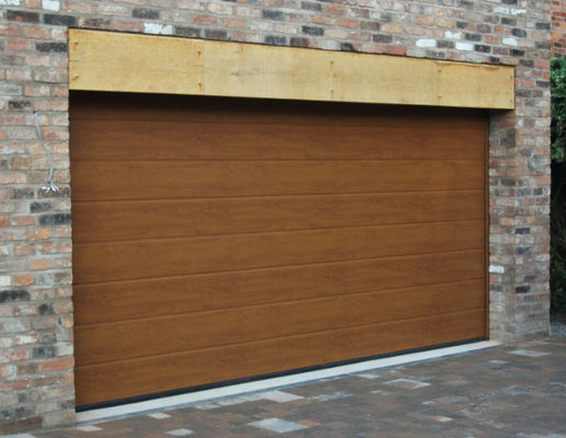 Porte supérieure sectionnelle isolée personnalisable électrique automatique