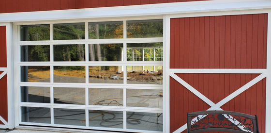 Porte de garage à double vitrage en verre d'aluminium sectionnelle électrique automatique à roulement extérieur en alliage d'aluminium