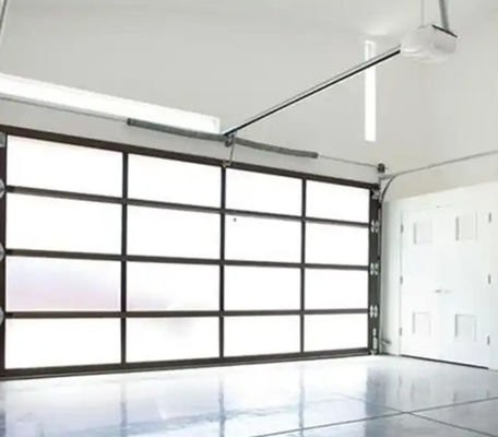 Excellente isolation étanchéité à l'eau classe 3 verre transparent porte de garage sectionnelle style de conception moderne