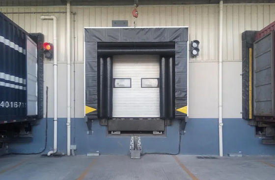 Système de chargement personnalisé réglable par couleur Abri de porte de quai pour l'industrie Fabriqué en caoutchouc plastique PVC