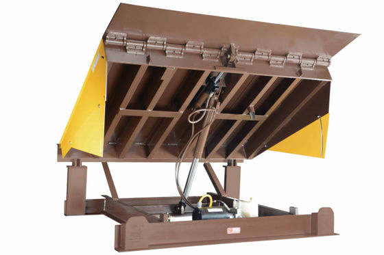 Ateliers automatiques de niveau de porte de plaque de quai 25000-40000LBS conception sûre taille de plateforme personnalisable chaînes de sécurité