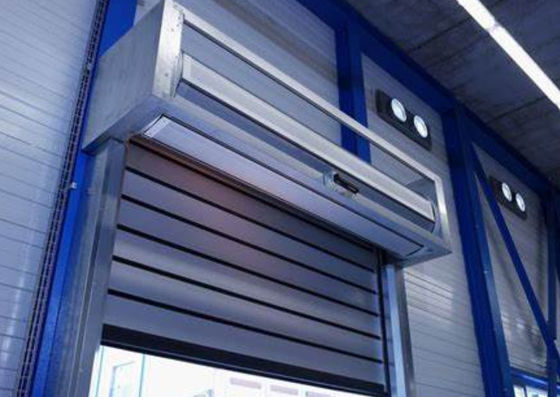 Rapide extérieur en aluminium à action rapide haute vitesse 380V 50hz télécommande industrielle vitesse d'ouverture 0,8m/s