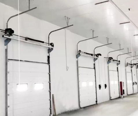 Portes aériennes sectionnelles commerciales automatiques moulées résistantes aux intempéries pour les casernes de pompiers