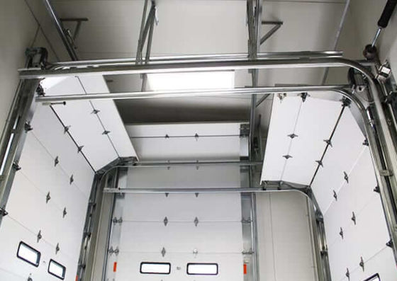 Porte commerciale sectionnelle 50 mm-80 mm épaisseur porte de garage isolée avec serrures brunes matériel