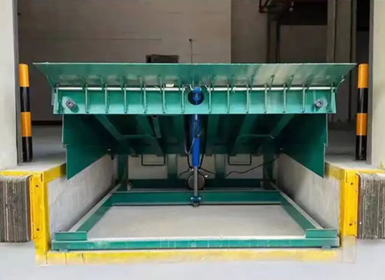 Appareil de levage mécanique de porte de quai