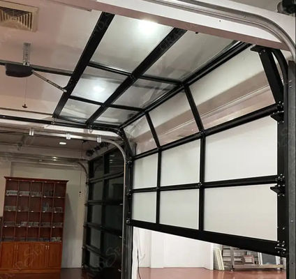 Porte de garage sectionnelle en verre transparent étanchéité à l'eau élevée isolation acoustique