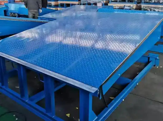 Conception sûre pour le chargement en toute sécurité acier cylindre de chargement mécanique automatique hydraulique niveauur de rampe de quai