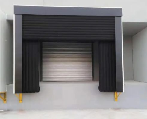 Excellente résistance aux intempéries Industrial réglable isolé hermétique scellé gonflable abri de quai élargi coussin d'étanchéité en PVC pour entrepôt et fournisseur de matériel d'atelier