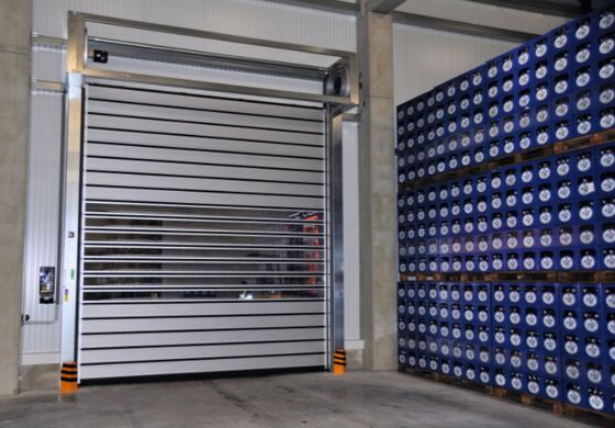 Porte spirale automatique à haute vitesse, sécurité, efficacité, durée de vie 5 millions de cycles, panneau isolé en alliage d'aluminium électrique pour usage industriel