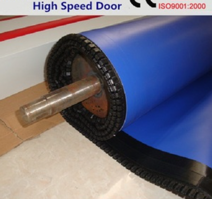 Porte rapide enroulable en PVC à isolation thermique avec fermeture éclair 304 Acier inoxydable Matériau personnalisé sur commande Idéal pour le commerce