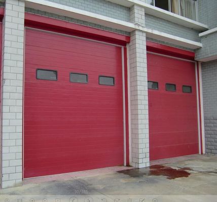 Portes sectionnelles industrielles d'utilisation de caserne de pompiers, automatique en acier sectionnel de portes formé 