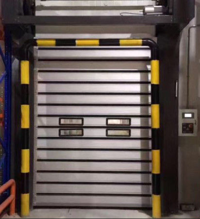 Porte en spirale électrique en aluminium à grande vitesse Capteur photoélectrique Puissance du moteur 0,75kw Perméabilité à l'air ≤2,0m3/ M2.S