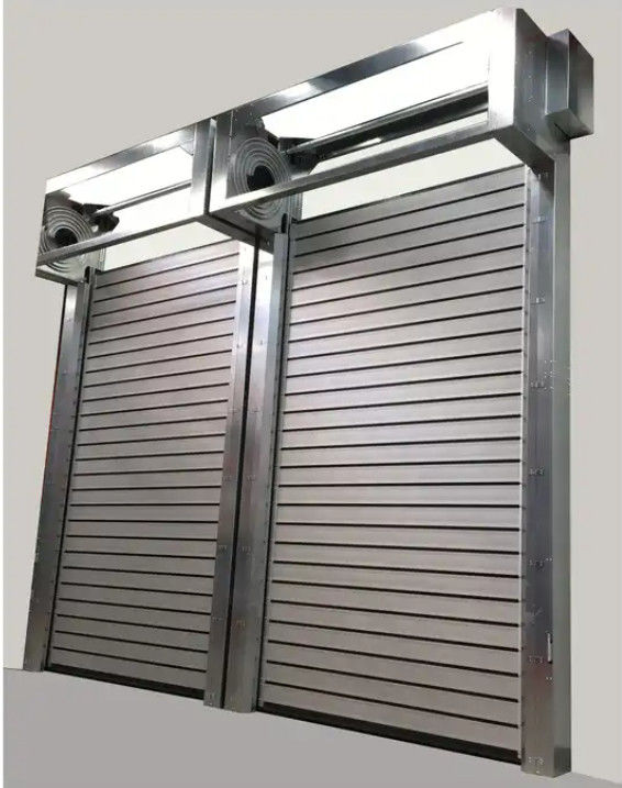 Porte en spirale en aluminium à grande vitesse efficace avec commande PLC 0,8 m/s Vitesse d'ouverture -20°C~50°C Temp.