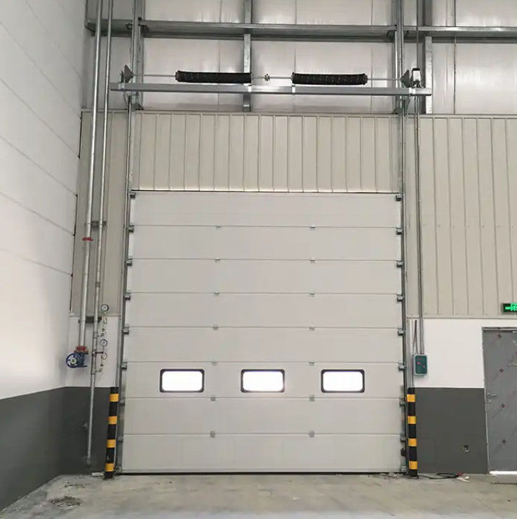 Porte de garage isolée en acier galvanisé pour besoins personnalisés