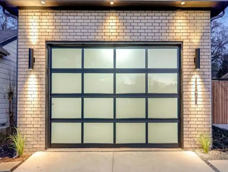 Porte sectionnelle en verre d'aluminium moderne revêtement en poudre double vitrage manuel ou miroir automatique portes de garage en verre