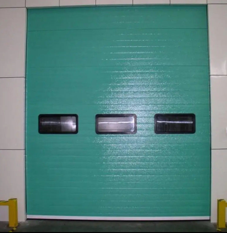 Portes sectionnelles isolées en acier avec isolation en mousse de polyuréthane et couleurs personnalisables
