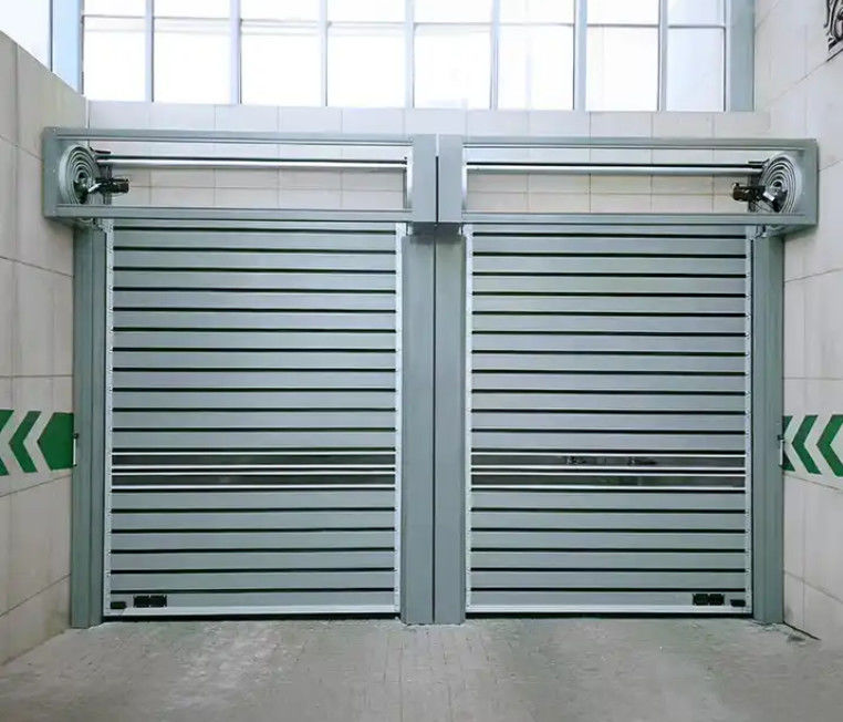Porte en spirale à vitesse contrôlée par PLC avec vitesse d'ouverture et de fermeture de 0,8 m/s à 220V/50HZ