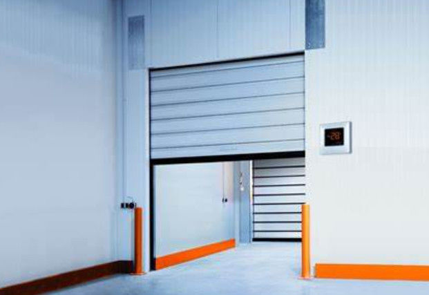 Portes sectionnelles métalliques en acier à hauteur automatique coulissante verrouillable résistant au vent avec isolation par mousse