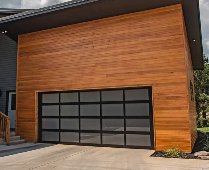 Porte de garage sectionnelle en alliage d'aluminium transparent extérieur à double vitrage