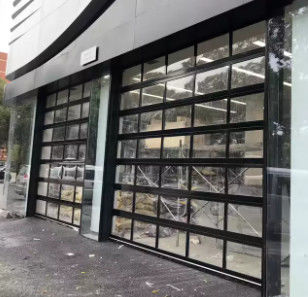 Porte de garage en aluminium avec double vitrage