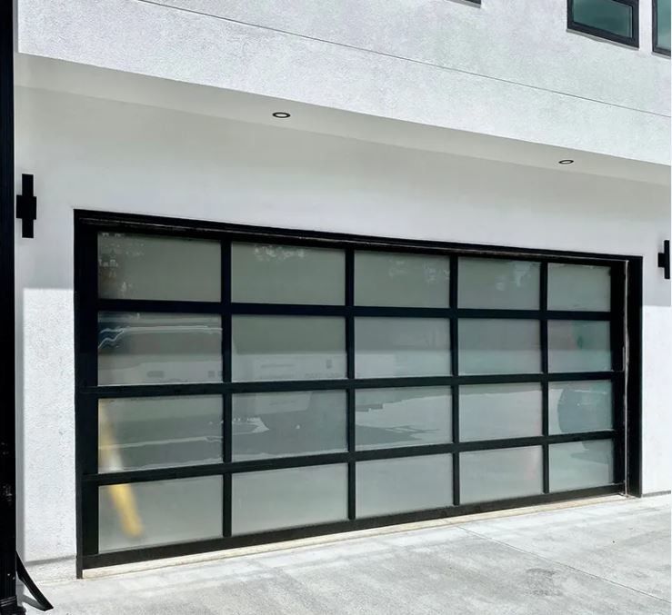 Sécurité extérieure automatique électrique à roulement étanche à l'eau de classe 3 Porte de garage transparente Porte de garage sectionnelle en verre